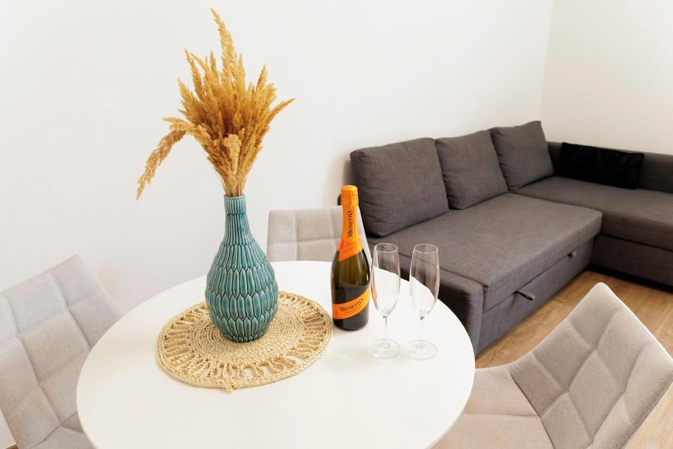Ferienwohnung Boutique Flat In Old Town Pressburg Exterior foto